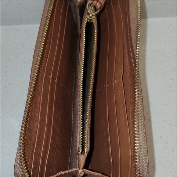 Chloe Lily Long Wallet 💯 % authentic!! - Picture 8 of 10
